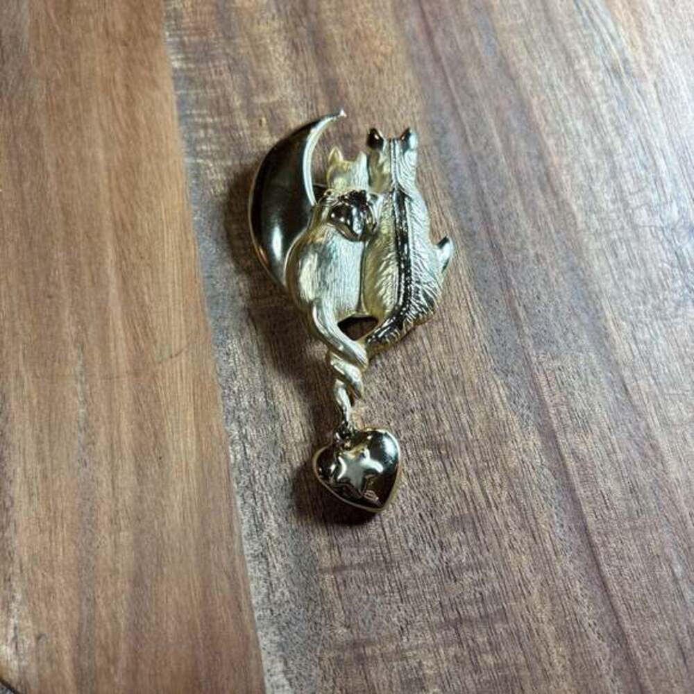 AJC Cattails Two Kitties on Moon Gold Tone Brooch